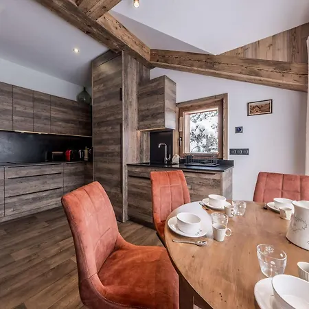 Charme, Centre - 6 Pers. - Fr-1-631-255 * Courchevel